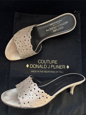 DONALD J. PLINER COUTURE Suede Laser-Cut Slides Neutral Tones - Size 9M